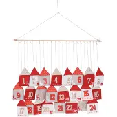 By Lille Vilde Adventskalender på pinne hängande filt röd 70x60 cm