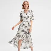Smart & Joy Linear Flower Print Klänning med urringad fåll