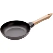 Staub frying pan with wooden handle 20 cm, black