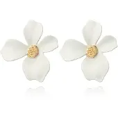 By Jolima Lilly Flower Earring White