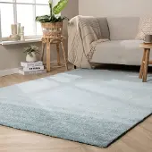 NATURL. Tvättbar matta | Clean ljusblå hos Volero | 120x170 cm | Polyester | Enfärgad | Rektangulär | Låg lugg