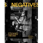 Bookoutlet Negatives (inbunden, eng)