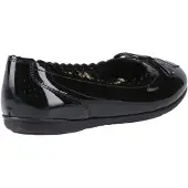 Hush puppies Lillie Ballerina Patent Lädertjejers Svarta Balettlägenheter