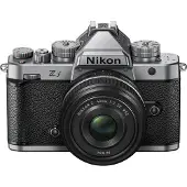Nikon Zf Silver + NIKKOR Z 40mm f/2 SE-objektiv