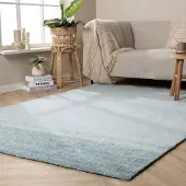 NATURL. Tvättbar matta | Clean ljusblå hos Volero | 200x290 cm | Polyester | Enfärgad | Rektangulär | Låg lugg