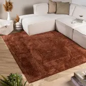 FRAAI Skandinavisk matta | Lova Border terrakotta hos Volero | 140x200 cm | Polyester | Enfärgad | Rektangulär | Hög lugg