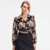 S&J Weekends Kort blus med blommönster