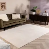 NATURL. Mjuk matta | Teddy gräddvit hos Volero | 140x200cm | Polyester | Enfärgad | Rektangulär | Hög lugg