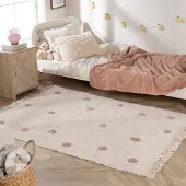 Little Olly Matta barnrum | Lou Dots taupe hos Volero | 160x230cm | Bomull | Prickar | Rektangulär | Låg lugg
