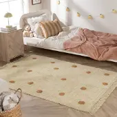 Little Olly Matta barnrum | Lou Dots gul hos Volero | 140x200cm | Bomull | Prickar | Rektangulär | Låg lugg
