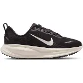 Nike Sportsko 'VOMERO 18' svart / vit