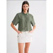 MixRay Kortärmad Crop Skjorta med Stenaccessoarer