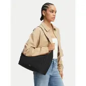 Calvin Klein Axelremsväska 'Emblem Plaque Quilted Shoulder' svart