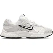 Nike Låg sneaker 'V5 RNR SUEDE 2' svart / vit