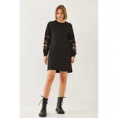 Bianco Broderad Crew Neck Mini Klänning