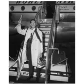 Slim Aarons Slim Arrives