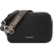 Calvin Klein Axelremsväska 'Logo Strap Pebble Grain Camera' svart