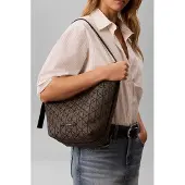 Calvin Klein Axelremsväska 'Emblem' beige / svart