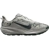 Nike - Trailskor - Pegasus Trail Spruce Fog/Black Spruce för Unisex - Storlek 42 - Grå