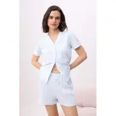 Trendyol Kort pyjamas pastellblå / vit