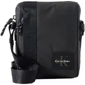 Calvin Klein Axelremsväska svart / vit