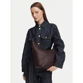 Calvin Klein Axelremsväska karminröd