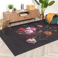 FRAAI Blommig matta | Florine svart/rosa hos Volero | 140x200 cm | Polyester | Blommig | Rektangulär | Plattvävd
