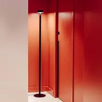 Milan Iluminación Design golvlampa Peak Lane, Svart, Vardagsrum / matsal, Metall, Design, Golvlampa