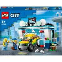 LEGO City 60362 biltvätt, leksak för barn från 6 år och uppåt, med bil och minifigurer