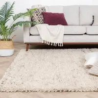 Studio Clarice Fluffig ullmatta | Royal gräddvit/taupe hos Volero | 230x330 cm | Ull | Blandat | Rektangulär | Hög lugg