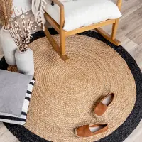 NATURL. Rund jutematta | Fair natur/svart hos Volero | Ø 120 cm | Jute | Enfärgad | Rund | Plattvävd
