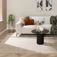 Studio Clarice Viskosmatta | Jean beige hos Volero | 120x170 cm | Polyester | Enfärgad | Rektangulär | Låg lugg