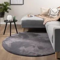 NATURL. Rund matta | Cozy antracit hos Volero | Ø 80 cm | Polyester | Enfärgad | Rund | Låg lugg