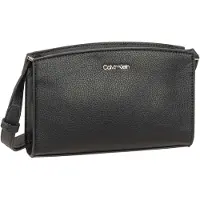 Calvin Klein Svart Polyester Dam Axeväska