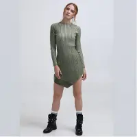 Smart & Joy Asymmetrisk kort klänning i ribbstickad trikå