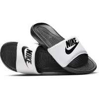 Nike Pantolette 'Victori One' svart / vit
