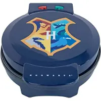 Uncanny Brands - Hogwarts Crest Waffle Maker