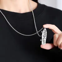 KenLy Bokstäver Skateboard hänge halsband för män Smycken Personlighet Rostfritt stål halsband 70cm