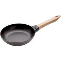 Staub frying pan with wooden handle 20 cm, black