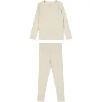 En fant Pyjamas sand