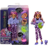 Monster High Creepover Party Docka, Clawdeen Wolf med husdjur Crescent, pyjamas och tillbehör