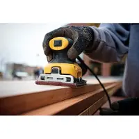 DeWalt 84563 230w Slipmaskin