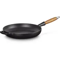 Le Creuset Signature Stekpanna Med Trähandtag 28 Cm - Stekpannor Emaljerat Gjutjärn Mattsvart