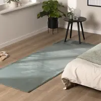 NATURL. Mjuk låghårig löpare | Cozy grön hos Volero | 80x180cm | Polyester | Enfärgad | Löpare | Låg lugg