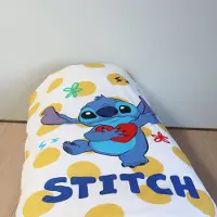 Licens Stitch sängkläder - 100% bomull - Barnsängkläder 140x200 cm - Gula prickar