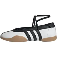 Adidas Originals Remballerina 'Taekwondo Mei' svart / vit