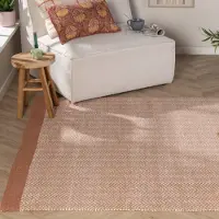 FRAAI Ullmatta | Zula terrakotta hos Volero | 140x200cm | Ull | Sicksack | Rektangulär | Plattvävd