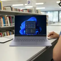 Lenovo IdeaPad 5i 2-in-1 Gen 10 14 Intel Intel Core Ultra 5 225U-processor E-kärnor upp till 3,80 GHz P-kärnor upp till 4,80 GHz, Windows 11 Home 64, 512 GB SSD M.2 2242 PCIe Gen4 TLC