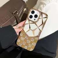 Mtp Products iPhone 16 Pro Max Rhinestone Geometriskt diamantmönster skal - Guld
