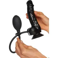 Willie City Realistisk Uppblåsbar Dildo med Pung - Svart - Svart